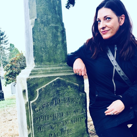 Meet your Posher, Cynthia - Picture 2 of 10